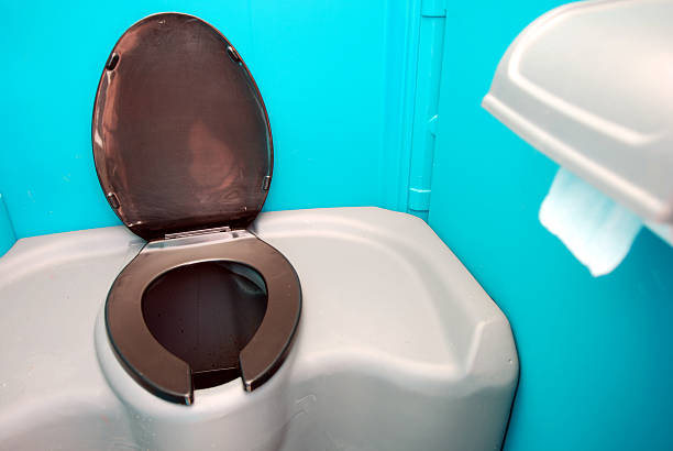 Best Portable toilet rental cost  in Salina, KS