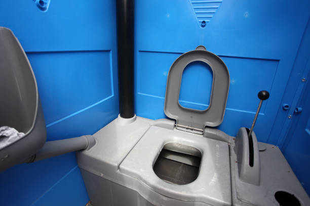 Best Porta potty delivery and setup  in Salina, KS